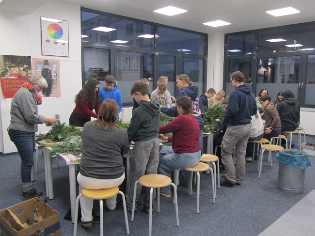 SJ 2526 Kranzbinden Bild 1